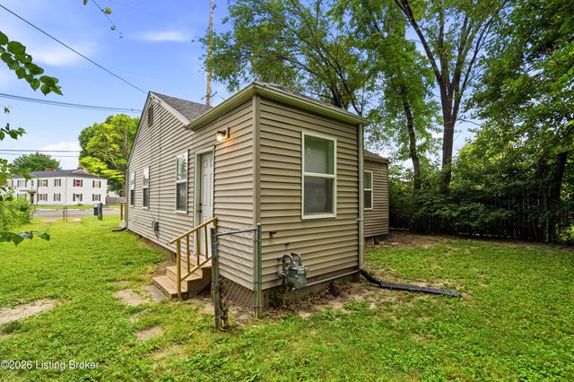 3523 Manslick Rd, Louisville, KY 40215