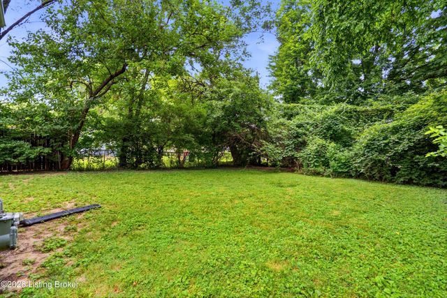 3523 Manslick Rd, Louisville, KY 40215