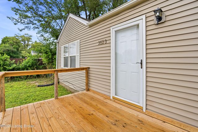 3523 Manslick Rd, Louisville, KY 40215