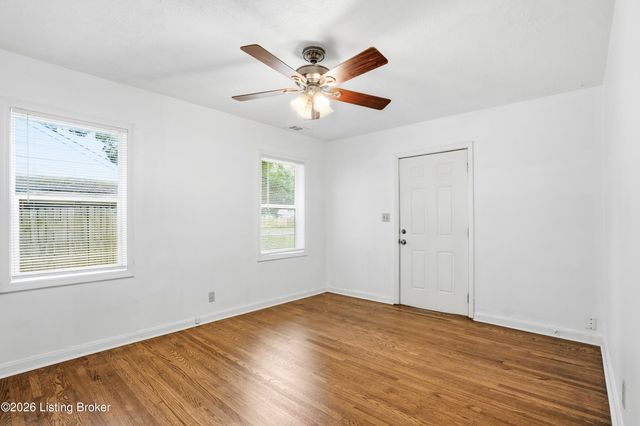 3523 Manslick Rd, Louisville, KY 40215