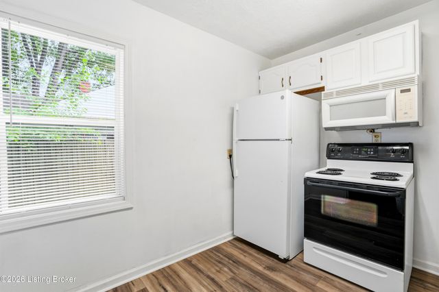 3523 Manslick Rd, Louisville, KY 40215