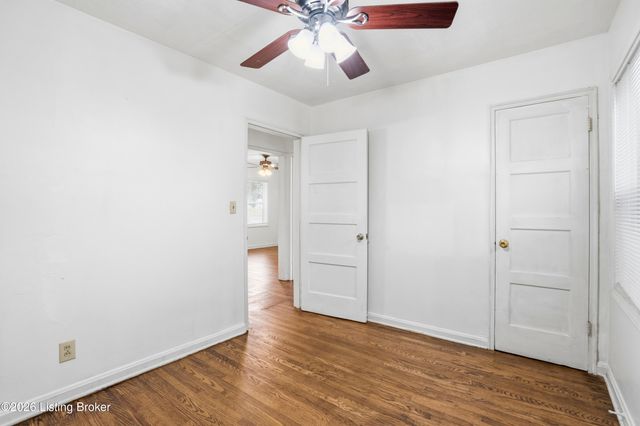3523 Manslick Rd, Louisville, KY 40215