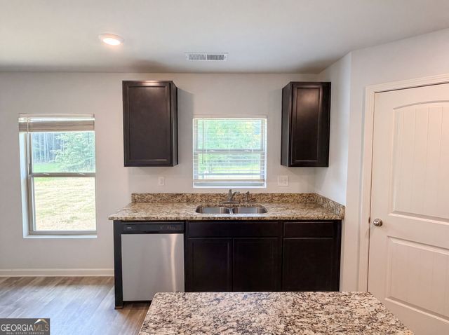 1300 Mills Cove Drive, Covington, GA 30016