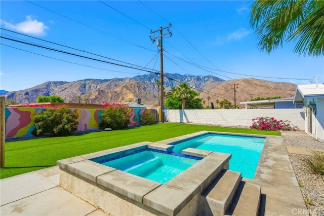 431 W Avenida Cerca, Palm Springs, CA 92262