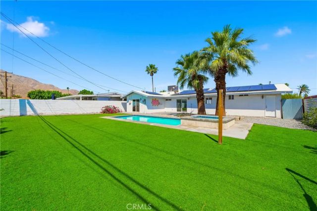 431 W Avenida Cerca, Palm Springs, CA 92262