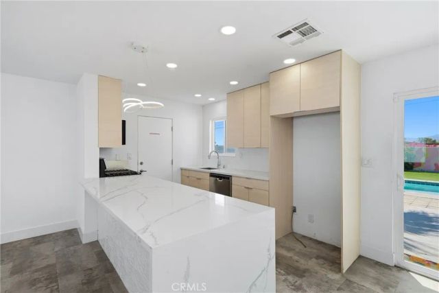 431 W Avenida Cerca, Palm Springs, CA 92262