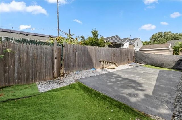 30 Victoria Street, Providence, RI 02909