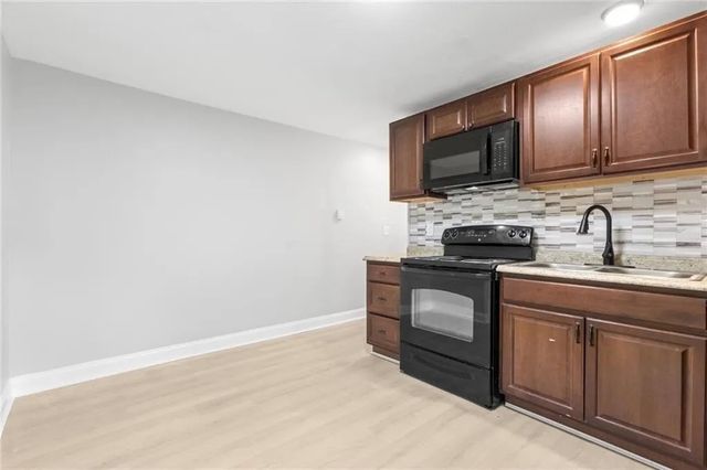 30 Victoria Street, Providence, RI 02909