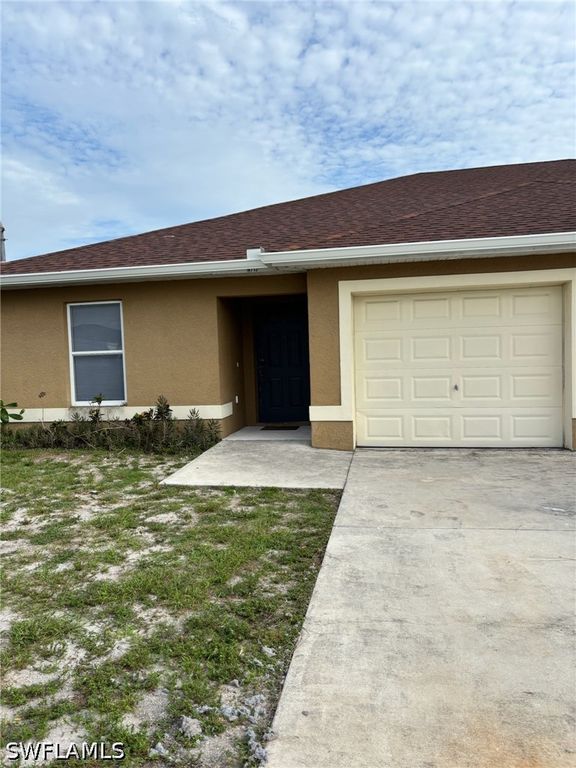4713 13th ST SW, Lehigh Acres, FL 33973