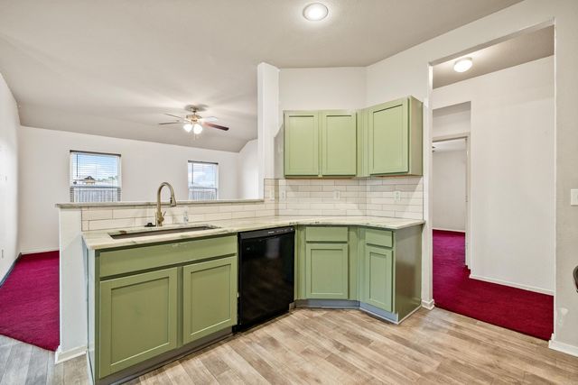 4448 Olympic Dr, Benton, AR 72019