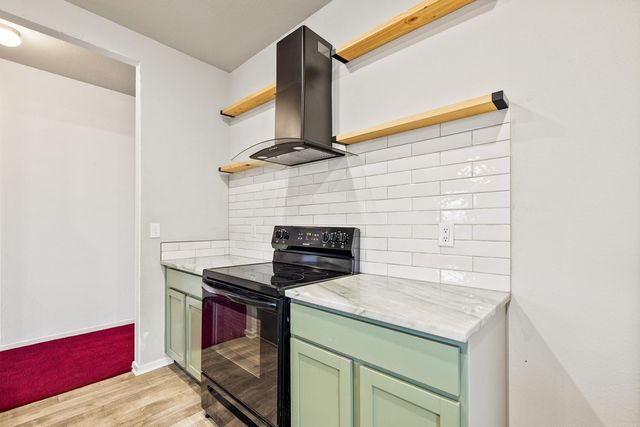 4448 Olympic Dr, Benton, AR 72019