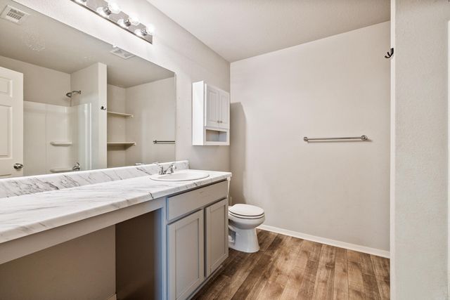 4448 Olympic Dr, Benton, AR 72019