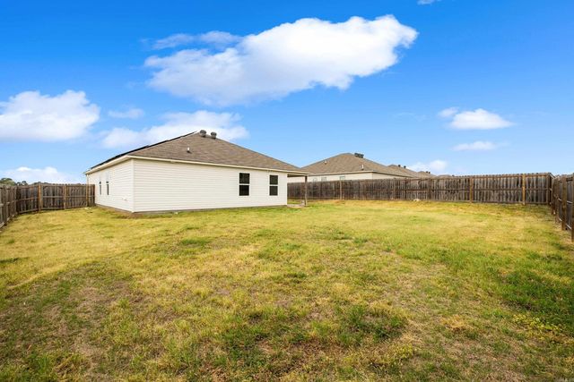 4448 Olympic Dr, Benton, AR 72019