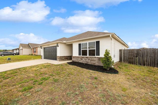 4448 Olympic Dr, Benton, AR 72019