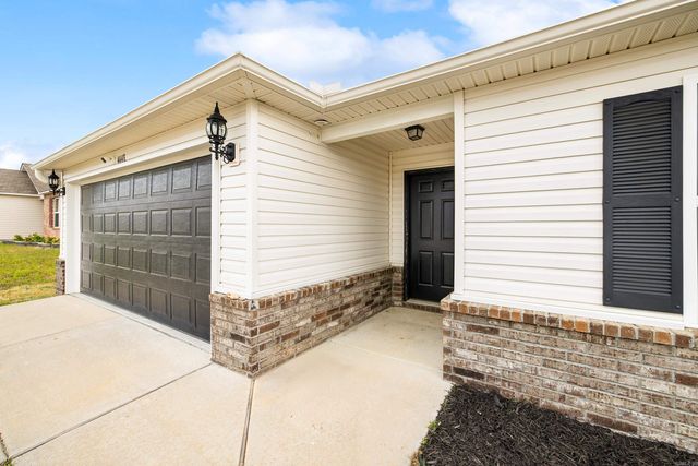 4448 Olympic Dr, Benton, AR 72019