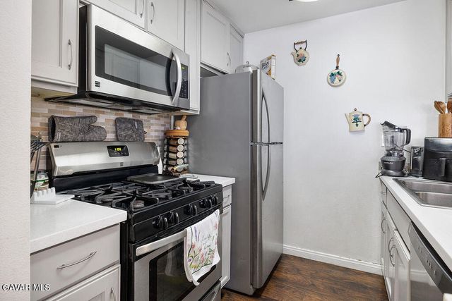 8601 International Unit 265, Canoga Park, CA 91304