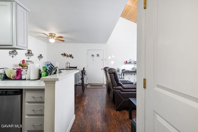 8601 International Unit 265, Canoga Park, CA 91304