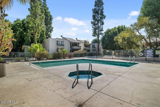 8601 International Unit 265, Canoga Park, CA 91304
