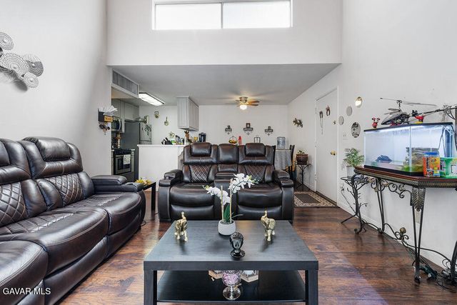 8601 International Unit 265, Canoga Park, CA 91304