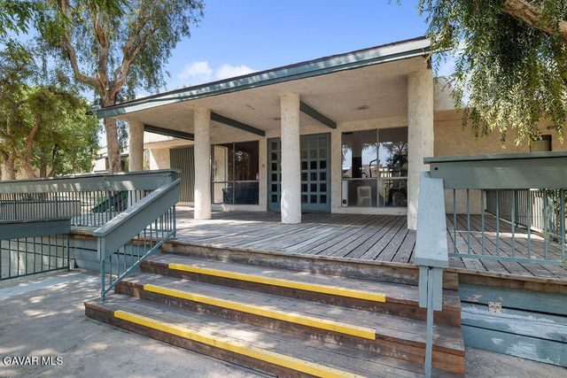 8601 International Unit 265, Canoga Park, CA 91304