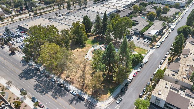 8601 International Unit 265, Canoga Park, CA 91304