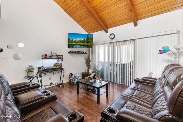 8601 International Unit 265, Canoga Park, CA 91304