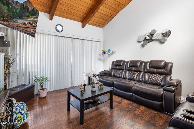8601 International Unit 265, Canoga Park, CA 91304