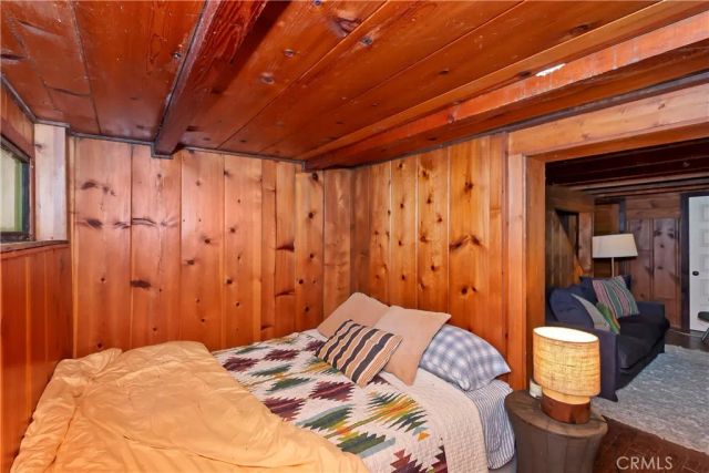 714 Blue Jay Canyon Road, Lake Arrowhead, CA 92317