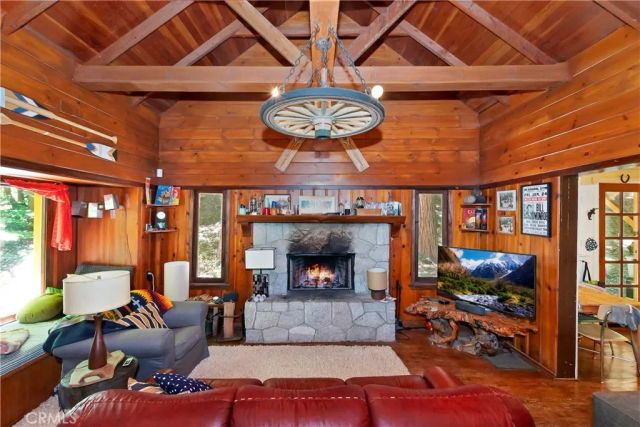 714 Blue Jay Canyon Road, Lake Arrowhead, CA 92317