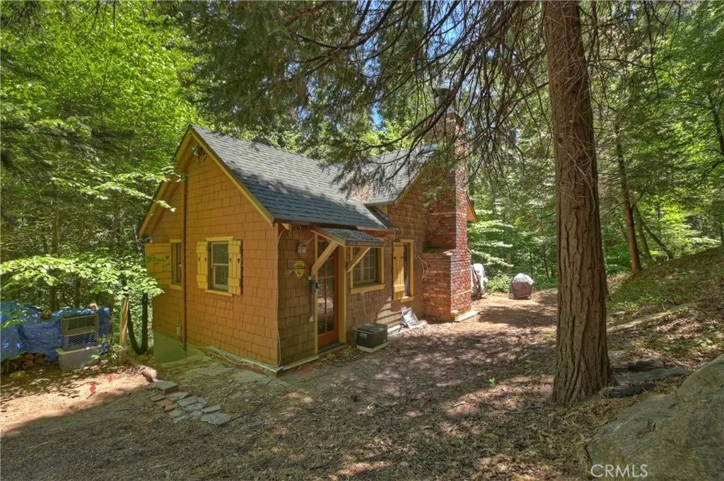 714 Blue Jay Canyon Road, Lake Arrowhead, CA 92317