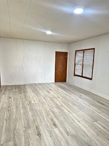 617 E Broadway Street, Monett, MO 65708