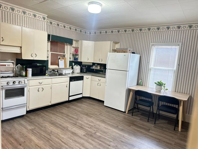 617 E Broadway Street, Monett, MO 65708