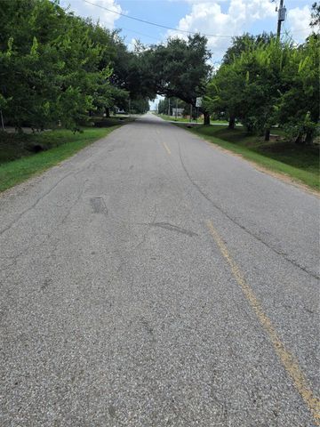 2716 West Street, Rosenberg, TX 77471