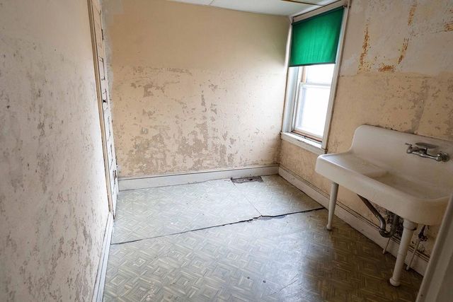 3637 SPRING GARDEN ST, Philadelphia, PA 19104