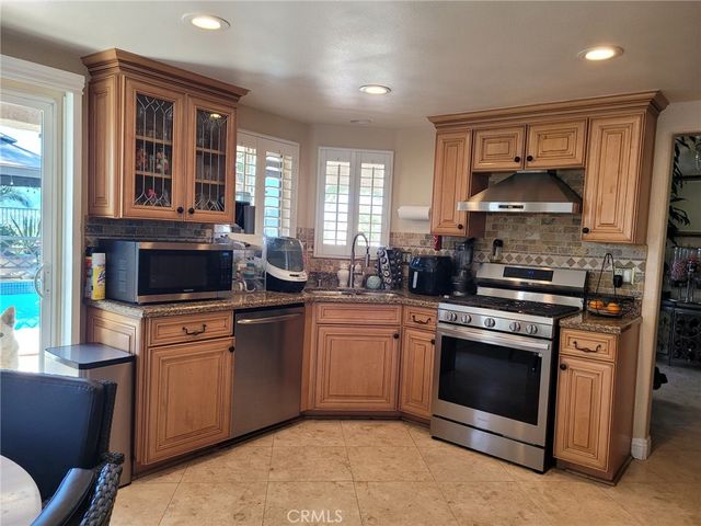 560 Calhoun Street, Corona, CA 92879