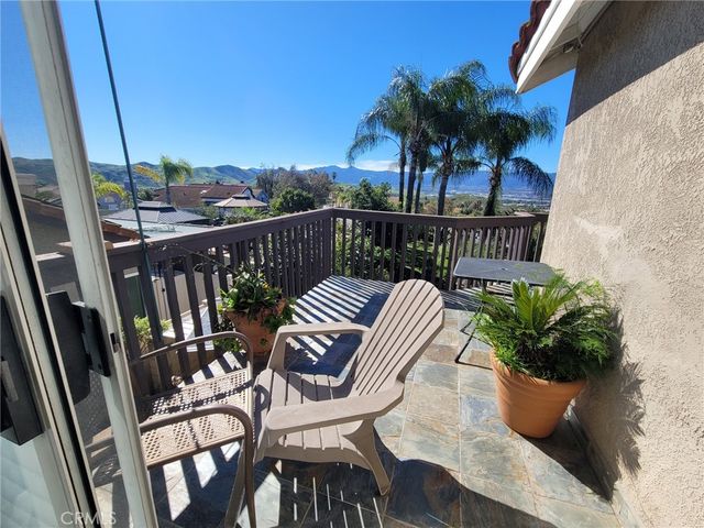 560 Calhoun Street, Corona, CA 92879