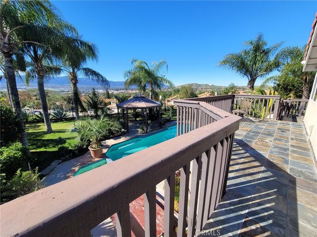 560 Calhoun Street, Corona, CA 92879