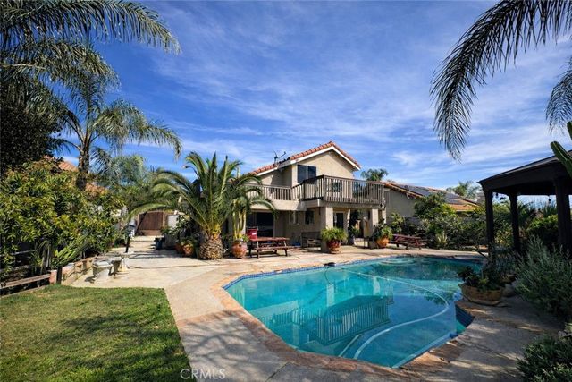 560 Calhoun Street, Corona, CA 92879