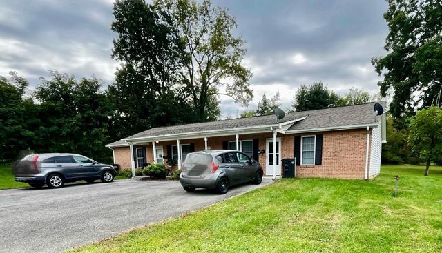 1195 Fairmont Drive, Vinton, VA 24179