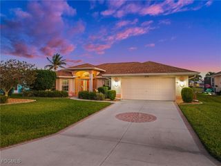 210 SW 37th TER, Cape Coral, FL 33914