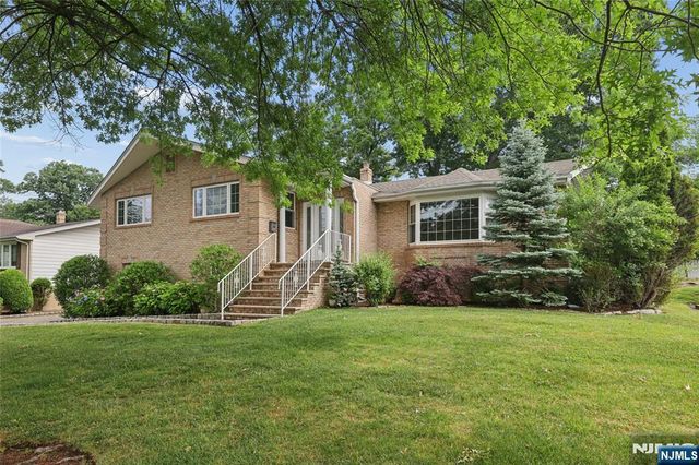 153 Charlotte Place, Englewood Cliffs, NJ 07632