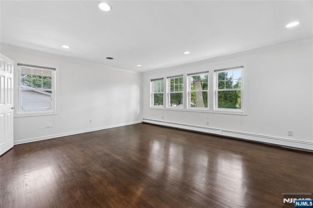 153 Charlotte Place, Englewood Cliffs, NJ 07632
