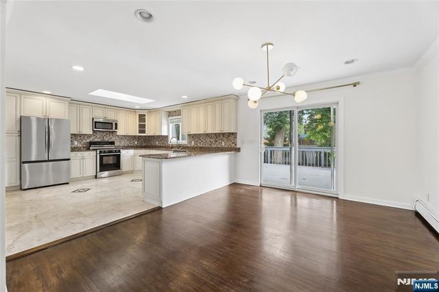 153 Charlotte Place, Englewood Cliffs, NJ 07632