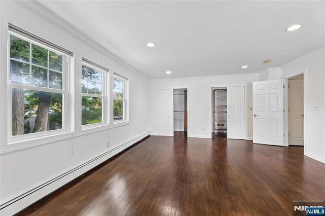 153 Charlotte Place, Englewood Cliffs, NJ 07632