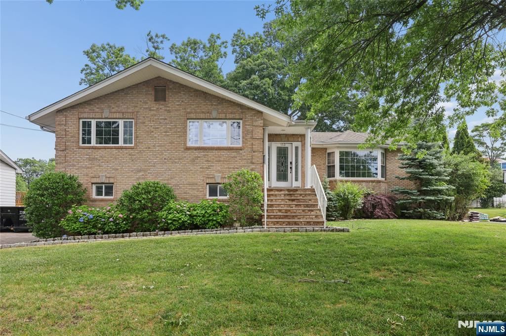 153 Charlotte Place, Englewood Cliffs, NJ 07632