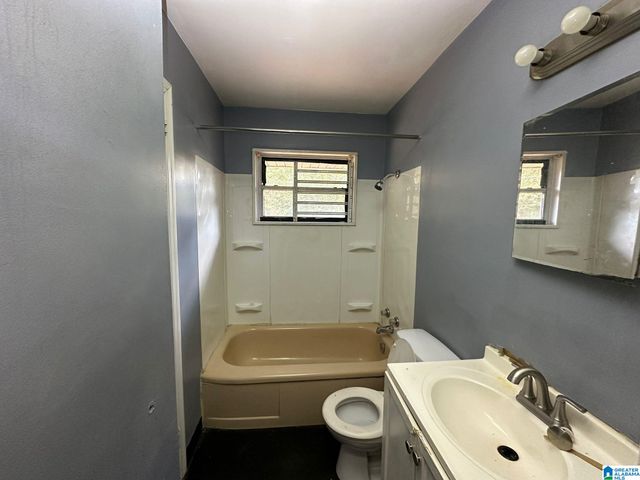 1721 COLLIER DRIVE, Midfield, AL 35228