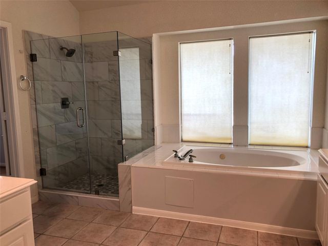 18126 Somerset Knolls, Houston, TX 77094