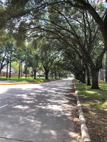 18126 Somerset Knolls, Houston, TX 77094