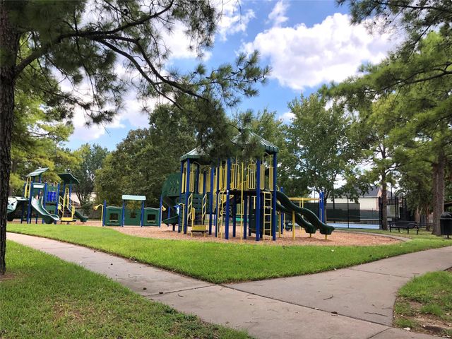 18126 Somerset Knolls, Houston, TX 77094