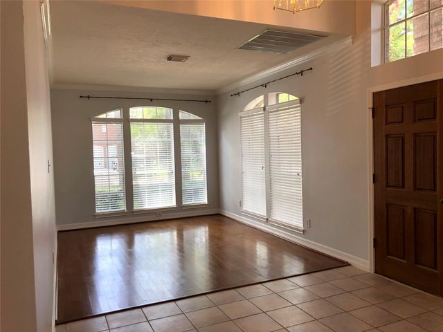 18126 Somerset Knolls, Houston, TX 77094